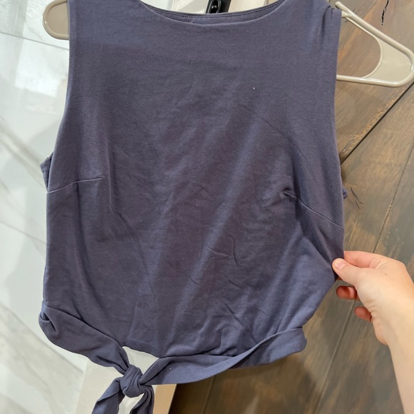 Top - Picture 2 of 2